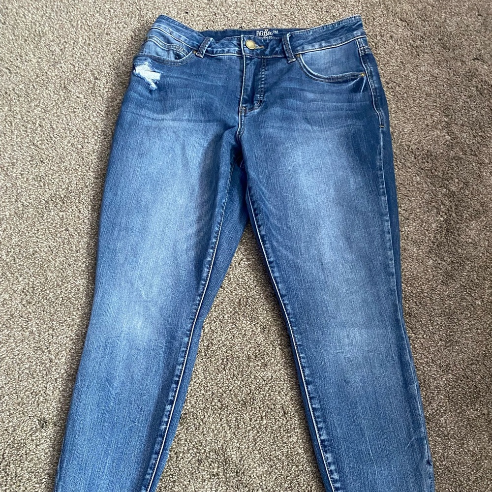 Maurices jeans